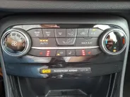 Ford Puma 1.0 EcoBoost Hybrid Titanium | 1e Eigenaar | NL-Auto | Winterpack | 17' Lichtmetaal | Climate Control | Navigatie | Parkeersensoren | Apple Carplay&Andoid auto |