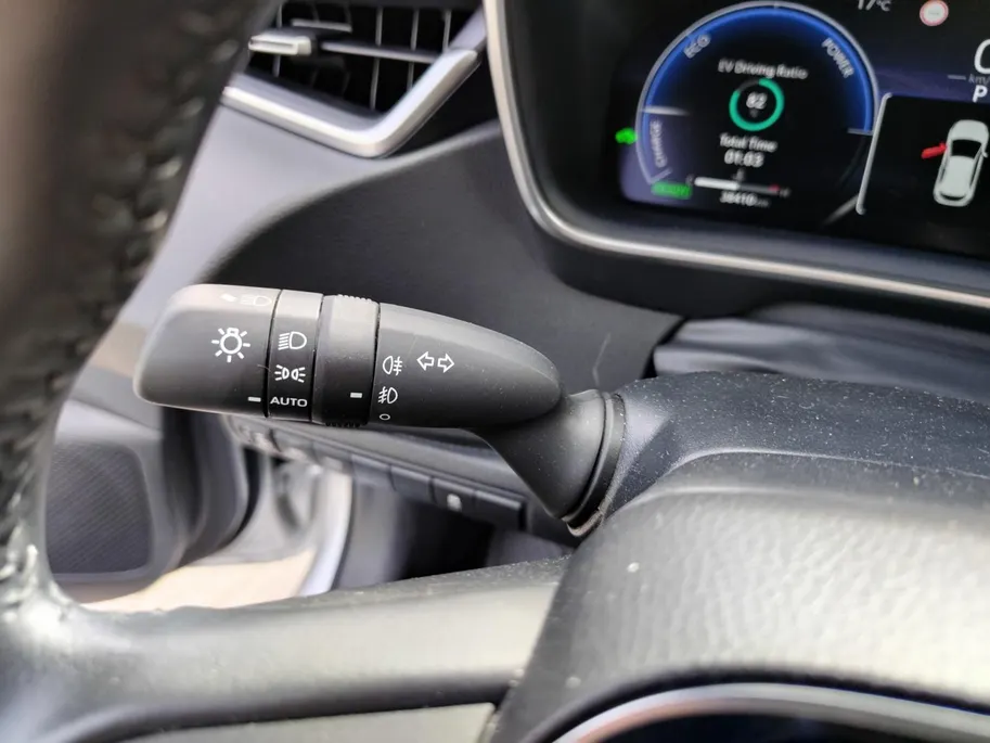 Toyota Corolla Hybrid 140 Active | ZEER COMPLEET! ZEER ZUINIG! NU incl. GRATIS Premiumpakket! INCL. 12 Maanden garantie! RIJKLAARPRIJS!!