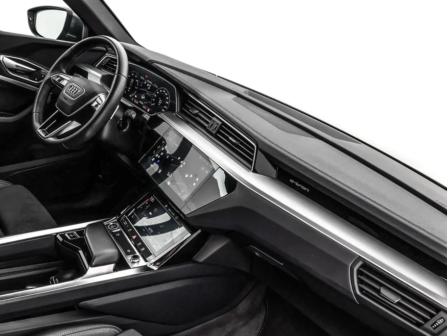 Audi e-tron 55 408pk Quattro S edition 95 kWh · SOH 97% · Panoramadak · Camera · Luchtvering · Elek. Achterklep · 20'' Inch ·