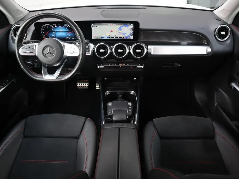 Mercedes-Benz GLB 200 Premium Plus l Trekhaak l Panoramadak l Carplay