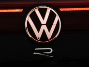 Volkswagen Touareg 3.0 TSi 462pk DSG eHybrid 4MOTION R · SOH 96.9% · Panoramadak · 360 Camera · Luchtvering · Wegklapbare Trekhaak · Stoelventilatie · Elek. Voorstoelen · 21'' Inch ·