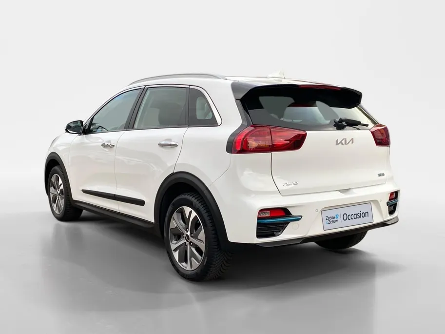 Kia e-Niro DynamicLine 64 kWh | Climate control | Navigatie | 17 inch LM-velgen | Keyless | AppleCarPlay-Android Auto | Parkeercamera | SOH 99.3% |