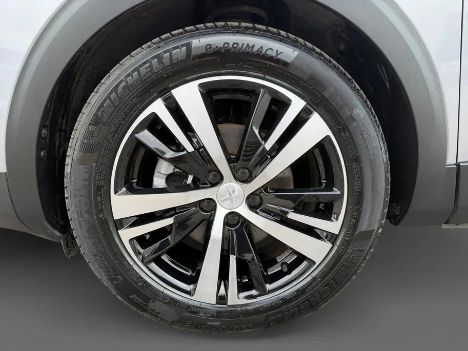 Peugeot 5008 1.2 Hybrid 136 GT 146PK AUTOMAAT | 7-persoons | Cruise Control | Climate Control | Schuif- kanteldak | 360 camera | Parkeersensoren rondom |