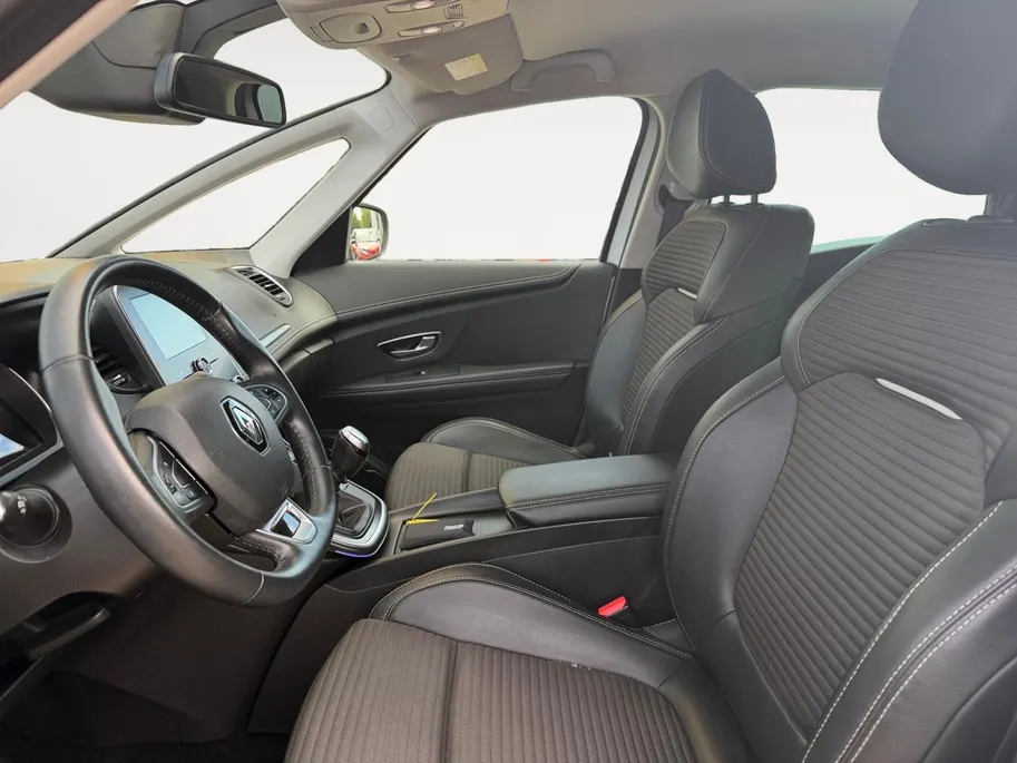 Renault Scénic 1.3 TCe Intens | Trekhaak | Camera | Bluetooth | Navigatie | Parkeersensoren | Dodehoek Detectie | Cruise & Climate Control | 12 Maanden BOVAG Garantie