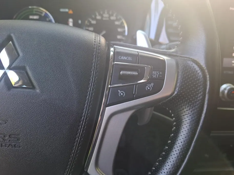 Mitsubishi Outlander 2.4 PHEV Intense | CRUISE | CLIMATE | PDC | STOELVERWARMING |