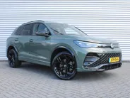 Volkswagen Tiguan 1.5 eHybrid R-Line Edition | Elek. trekhaak | Schuifdak | Stuur-/stoelverwarming + massage | Camera | 20' LM | HUD | LED | Dodehoek detectie | Nieuwstaat | BTW auto |