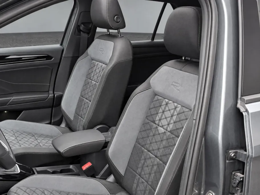 Volkswagen T-Roc 1.5 TSI 150pk DSG R-Line · Panoramadak · Camera · Keyless · Stuur- & Stoelverwarming · Elek. Achterklep · Dodehoeksensor · Garantie t/m 14-07-2027