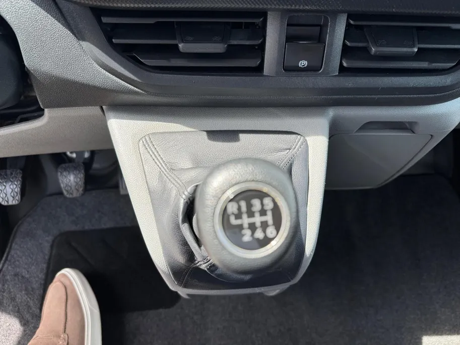 Ford Transit Custom 280 2.0 TDCI L1H1 Trend 110 pk | 3-zits | Airco | Parkeersensoren voor en achter | Apple Car PLay / Android Auto | LED dagrijverlichting |