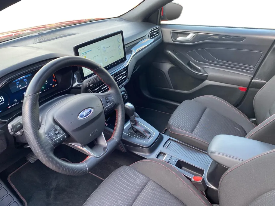 Ford Focus Wagon 1.0 EcoBoost Hybrid ST Line X 155pk automaat | Stoel- stuur en voorruitverwarming | Kantel / schuifdak | Driver assistance pack