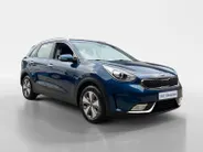 Kia Niro 1.6 GDi Hybrid DynamicLine | Trekhaak Vast + 13-Polige Stekker | All-Seasonbanden | Apple Carplay / Android Auto | Navigatiesysteem | Parkeersensoren + Camera Achter | Cruise Control | Rijstrooksensor + Correctie