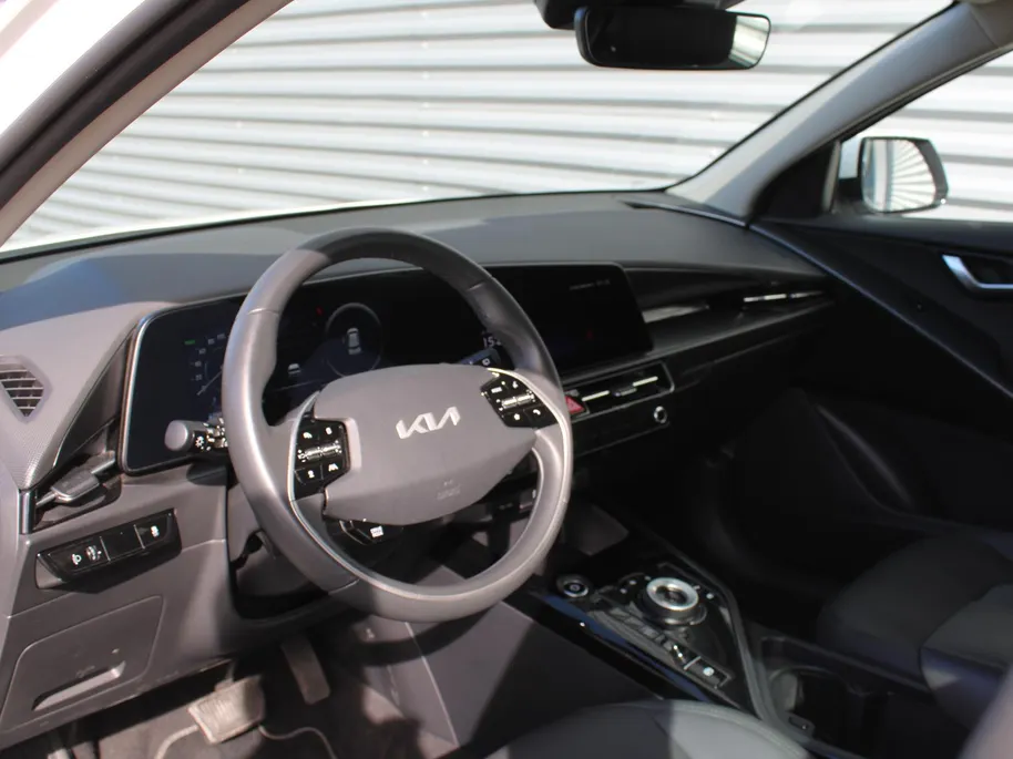 Kia Niro EV DynamicLine 64.8 kWh | Clima | Camera | Cruise adapt. | Carplay | Navi | 17' LM |