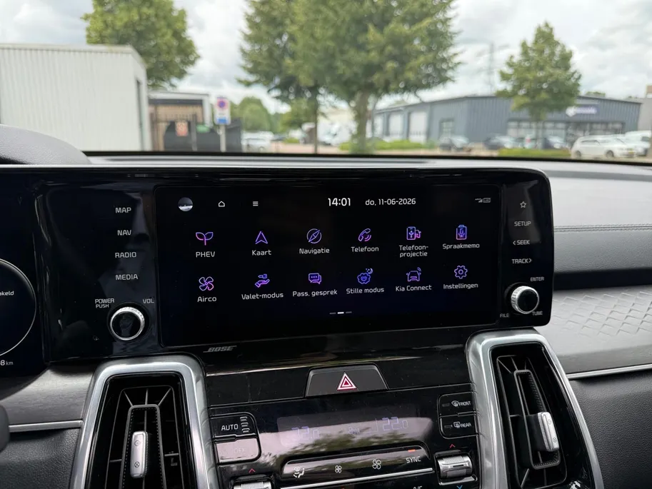 Kia Sorento 1.6 T-GDI Plug-in Hybrid 4WD Edition 7p. | Dealer onderhouden | Trekhaak | Apple Carplay / Android Auto | Navigatiesysteem | Elektrisch Schuif / Kanteldak | Head-up Display |  Elektrisch Verstelbare Voorstoelen | Bestuurdersstoel Met geheugen | Stoelverwa