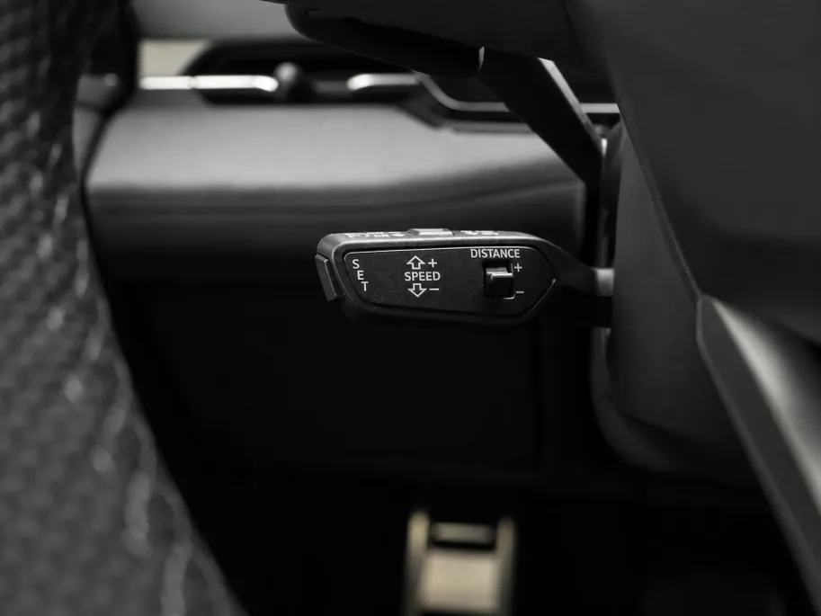 Audi A6 e-tron S edition e-tron 100kWh 367 PK · Tech pro · Panorama-glasdak · Sportstoel plus leder zwart · Stoelmassage + ventilatie