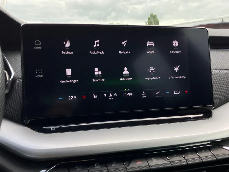 Škoda Octavia Combi 1.4 PHEV 204pk DSG Business+ Panoramadak · Stoelverwarming · Apple/Android Car Play ·
