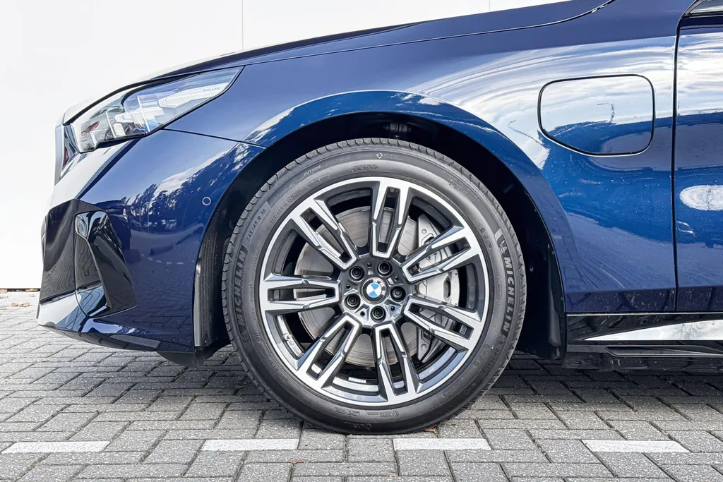 BMW 5 Serie Touring 550e xDrive