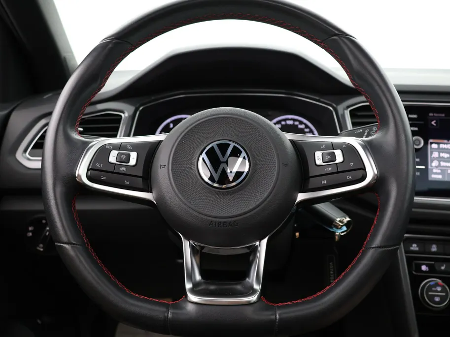 Volkswagen T-Roc 1.5 TSI 150pk DSG Sport · Panoramadak · Camera · Stoelverwarming · Elek. Achterklep · ACC · Dodehoeksensor ·