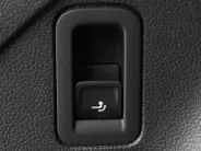 Volkswagen Tiguan 1.4 TSI eHybrid 245pk DSG R-Line Business · Camera · Inklap. Trekhaak · Dodehoeksensor · Parkeer Assistent · Stuur- & Stoelverwarming · 19'Velgen ·
