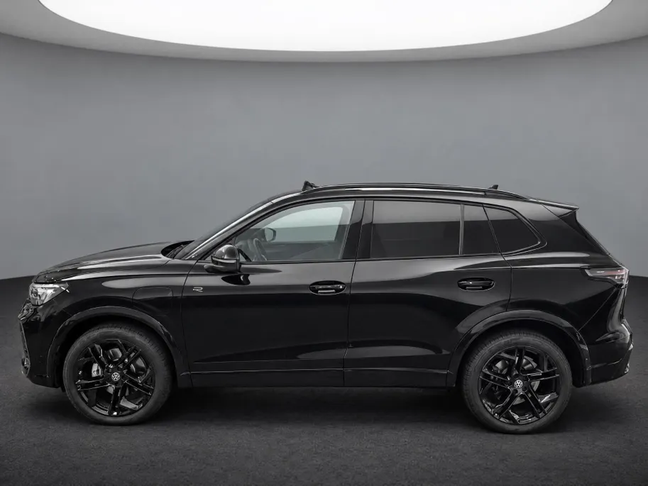 Volkswagen Tiguan 1.5 272pk DSG eHybrid R-Line Edition · Panoramadak · Wegklapbare Trekhaak · 360 Camera · Verwarmbare Voorruit · 20'' Inch · Garantie t/m 16-04-2030 of 100.000km