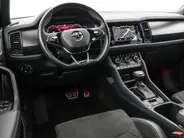 Škoda Kodiaq 1.5 TSI 150pk DSG Sportline Business 7p. · Camera · Inklap. Trekhaak · Keyless · Elek. Bestuurdersstoel + Geheugen · Matrix LED · Garantie t/m 27-05-2028 of 100.000km