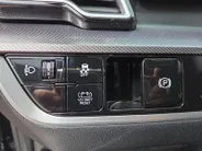 Kia Sportage 1.6 T-GDi Hybrid Dark Edition | Camera | Carplay | Cruise Control Adaptief | Stoelverwarming voor en achter | Full Option |Trekhaak| Fabrieksgarantie t/m 5-2031 |