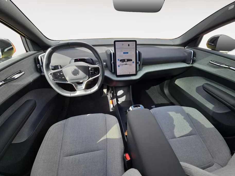 Volvo EX30 Single Motor Extended Range Ultra 69 kWh | Zeer compleet | Panoramadak | Harman Kardon Audio | 360 graden camera | Stoel & stuurverwarming | Bovag garantie | NAP