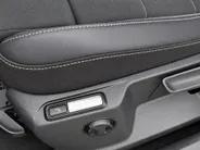 Volkswagen T-Roc 1.5TSI/150PK R-Line Black Style · Panoramadak · Apple/Android Car Play · BEATS audio · Camera