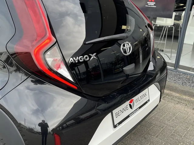 Toyota Aygo X 1.0 VVT-i S-CVT Pulse Bi-Tone