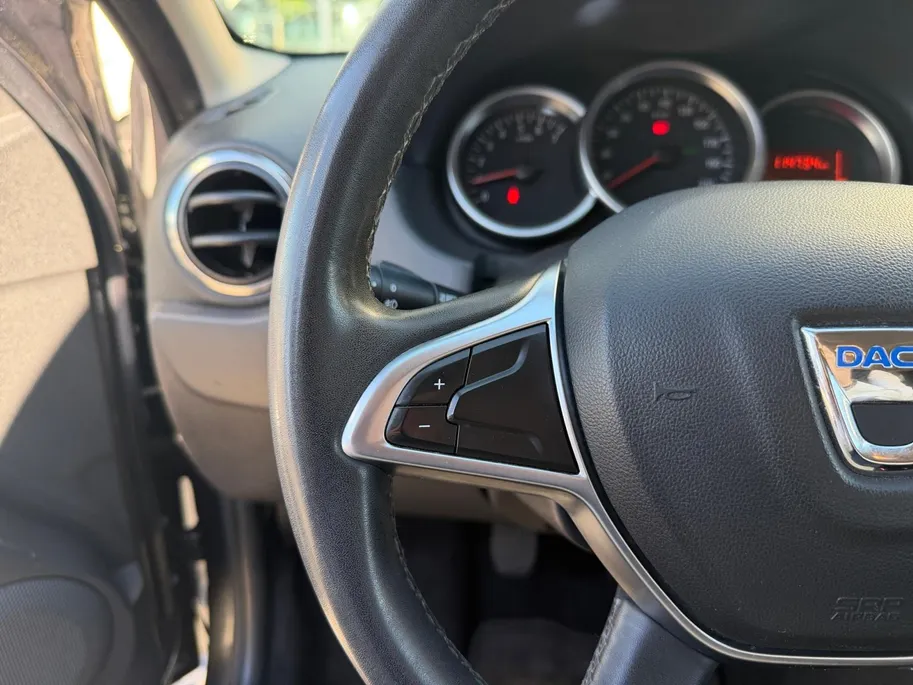 Dacia Duster 1.2 TCe Black Shadow | Trekhaak | Navigatie | Bluetooth | Cruise Control | Camera | Parkeersensoren | Onderhoudshistorie | 12 Maanden BOVAG Garantie
