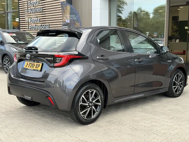 Toyota Yaris 1.5 Hyb. Dynamic | 1e Eigenaar | Dealer Onderhouden | Camera |