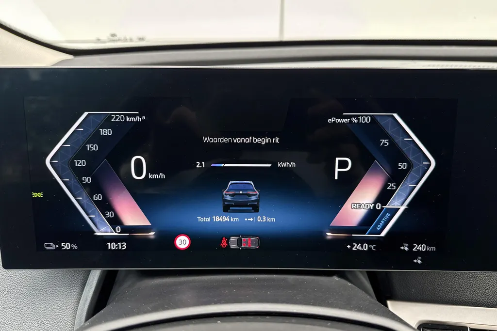BMW iX xDrive45 101 kWh