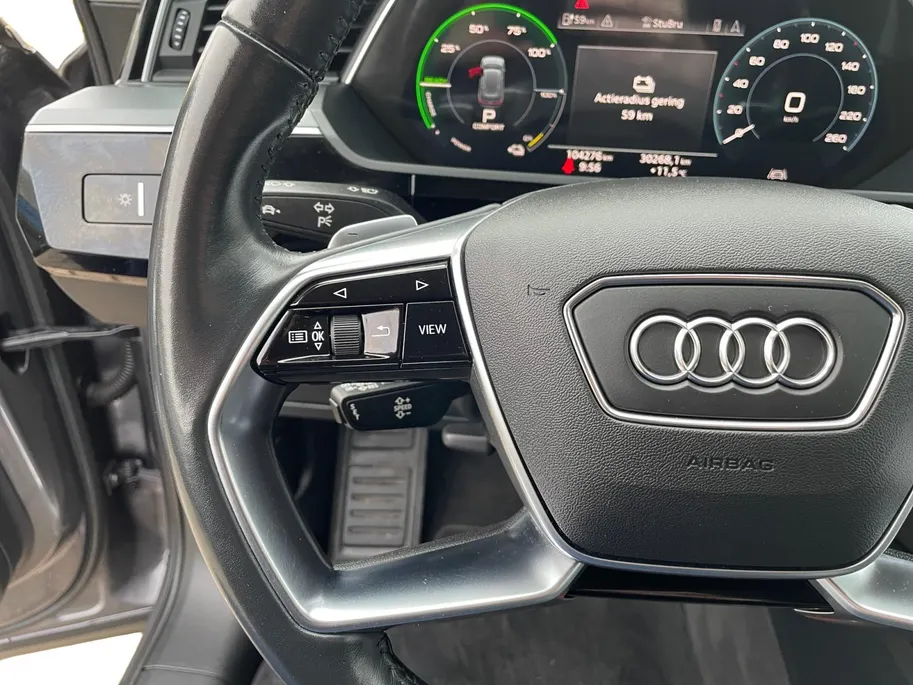 Audi e-tron e-tron 50 quattro Launch edition 71 kWh | SOH 86% | Trekhaak | Elek. stoelverstelling | Navi | Camera