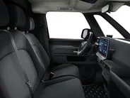 Volkswagen Bedrijfswagens ID. Buzz Cargo Bedrijfswagens Bulli Limited Signature Edition 79kWh 340pk 4M 737746 · ECO-lederen bekleding · 20' LM velgen · Voor en achter spoiler · Zwarte grill ·