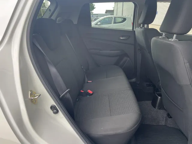 Suzuki Swift 1.2 Style Smart Hybrid | Apple Carplay & Android Auto | Climate Control | Lage Kilometerstand | 16' LM Velgen