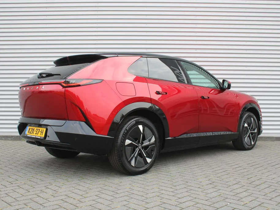 Mazda CX-6e Takumi Business Edition 78 kWh | Stuur-/stoelverwarming + ventilatie | Leer | Pano | 360 Camera | Dodehoek detectie | Elek. stoelverstelling + achterklep |