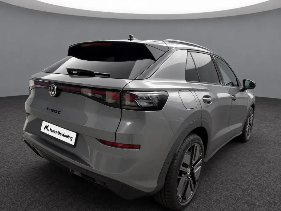 Volkswagen T-Roc 1.5 eTsi 150pk DSG R-Line First Edition · Camera · Wegklapbare Trekhaak · Stoelverwarming · Dodehoek Detectie · Elek. Achterklep · 19'' Inch · Garantie t/m 08-03-2030 of 100.000km