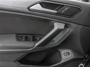 Volkswagen Tiguan 1.4 TSI 245pk DSG eHybrid Life Business · Apple/Android Car Play · Wegklapbare Trekhaak · Navigatie · P-Sensoren · Stoel-& Stuurverwarming · 17'' Inch ·