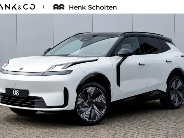 Lynk & Co 08