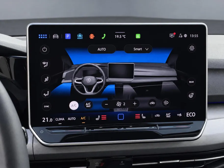 Volkswagen Golf 1.5 eHybrid Life Edition Panoramadak · Achteruitrijcamera · Draadloze telefoonlader · Stuur- & Stoelverwarming
