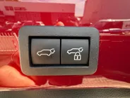 Toyota Corolla Cross 2.0 High Power Hybrid Launch Edition | PANO DAK | LEDER | NAVI | 360 CAMERA | NL-AUTO | STUUR & STOELVERWARMING | ETC...