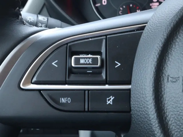 Suzuki Swift 1.2 Style Smart Hybrid