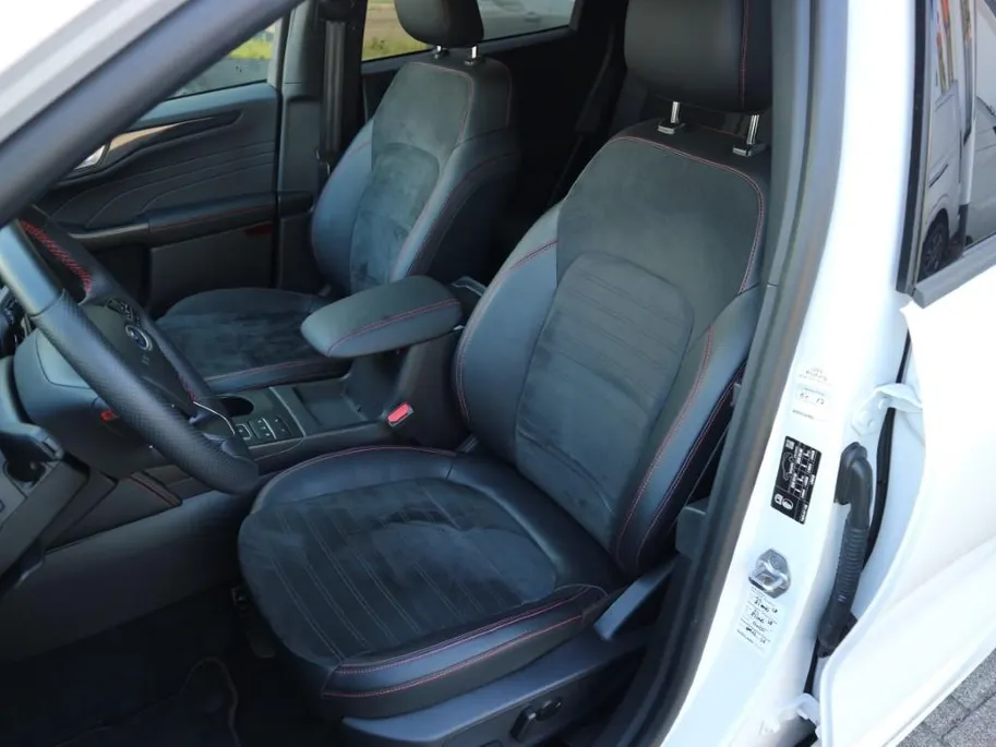 Ford Kuga 2.5 PHEV ST-Line X | TREKHAAK | ADAP CRUISE | HUD | WINTER |
