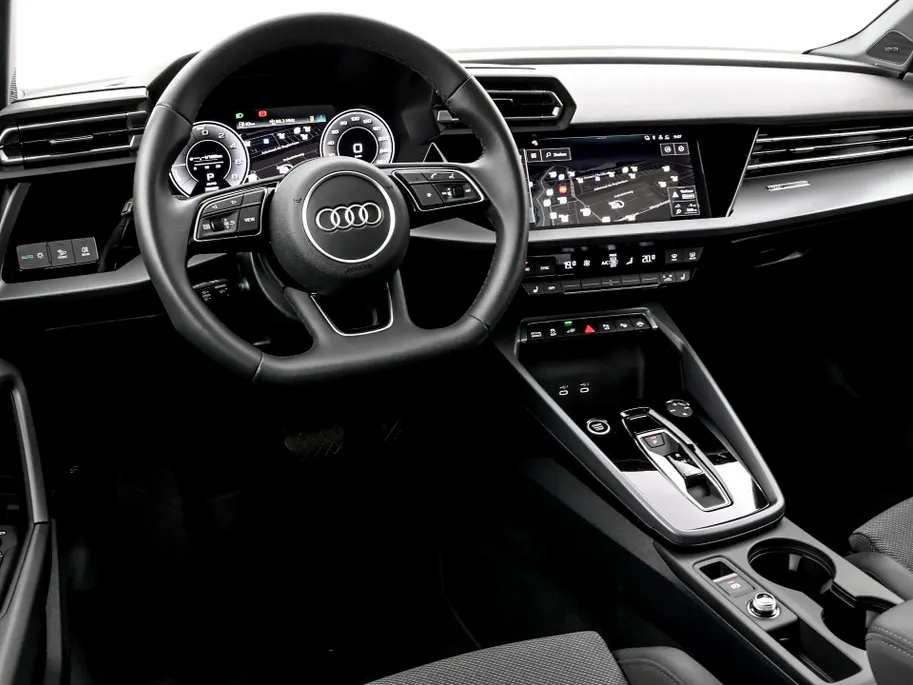 Audi A3 Sportback 40 TFSIe 204pk S-tronic Advanced edition · Panoramadak · Camera · SONOS Sound · Head-Up Display · Elek. Achterklep · Keyless · Garantie t/m 07-10-2030 of 100.000km