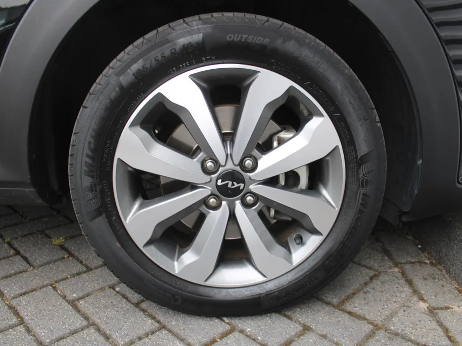 Kia Stonic 1.0 T-GDi MHEV DynamicPlusLine | Trekhaak | 15' LM | Clima | Cruise | Navi | Camera | LED | Keyless | 1e eigenaar |