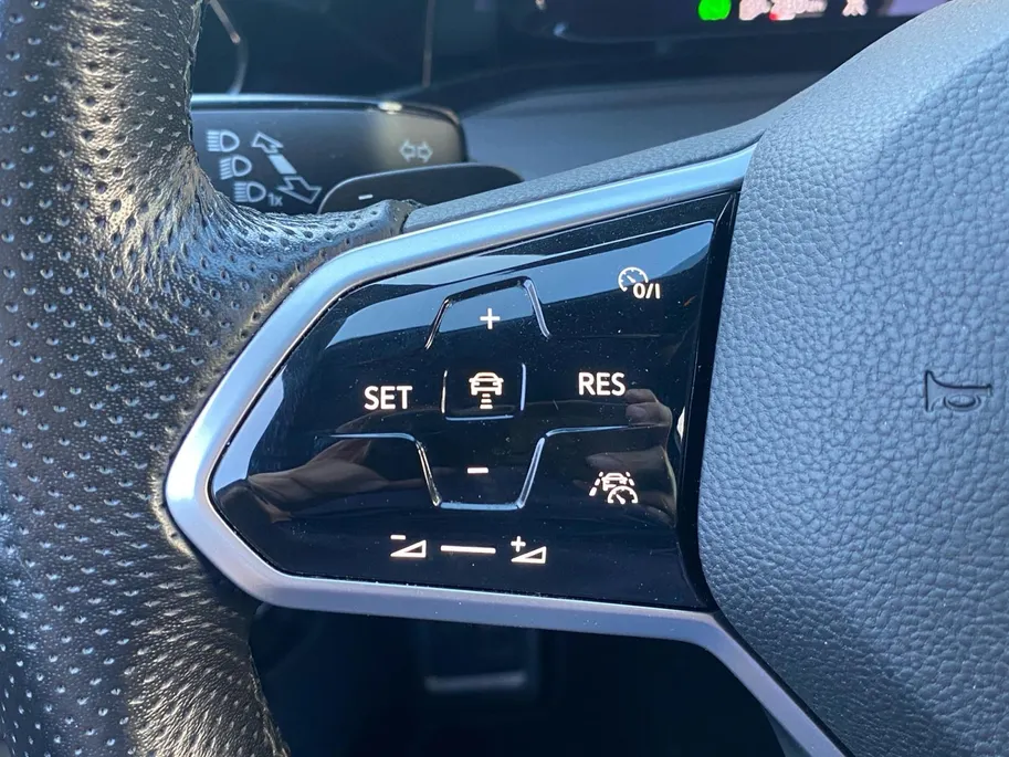 Volkswagen Golf 1.4 eHybrid GTE | Automaat | Kuipstoelen | Camera | Dodehoek Detectie | Cruise Control Adaptief | Climate Control | Keyless | DAB