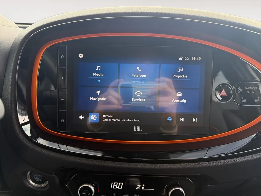 Toyota Aygo X 1.0 VVT-i MT Limited | Apple Carplay & Android Auto | Stoelverwarming | JBL Audio | Camera | Parkeersensoren | LMV | Cruise & Climate Control | Dealer Onderhouden | 12 Maanden BOVAG Garantie