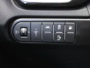 Kia Ceed Sportswagon 1.6 GDI PHEV DynamicPlusLine | Trekhaak | Stuur-/stoelverwarming | Plug-in | 16" LM | Clima | Camera | Cruise adapt. | Navi | LED |