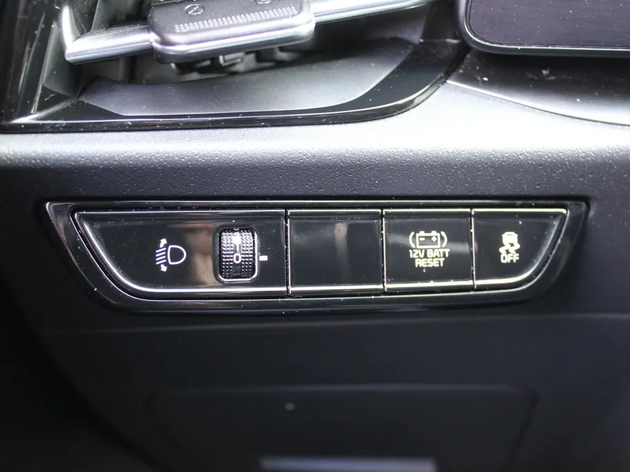 Kia Niro 1.6 GDi Hybrid DynamicLine | Camera | Cruise adapt. | Clima | 16' LM | Navi | Keyless |