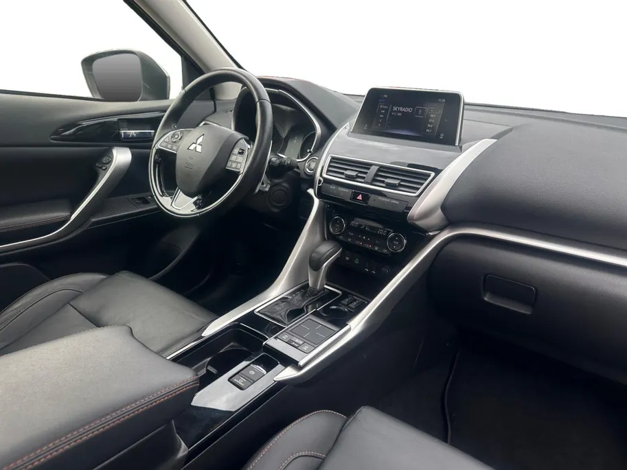 Mitsubishi Eclipse Cross 1.5 DI-T Instyle | Trekhaak | Stoelverw. vóór & achter | Voorruitverw. | Cruise Control |