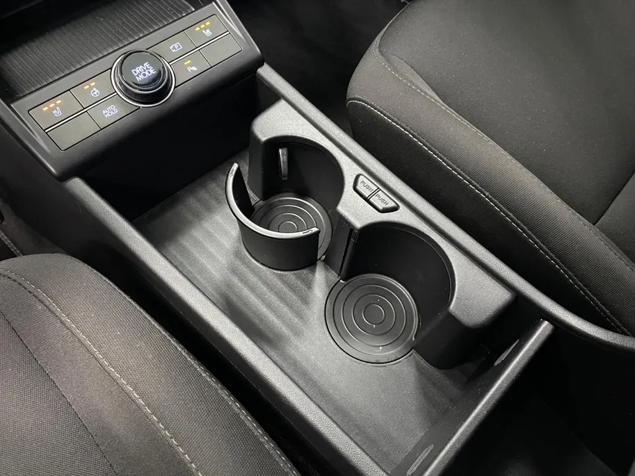 Hyundai Kona 1.6 GDi Hybrid Comfort Smart | Elektrsche achterklep | Stoelverwarming | Navigatie | Parkeercamera |