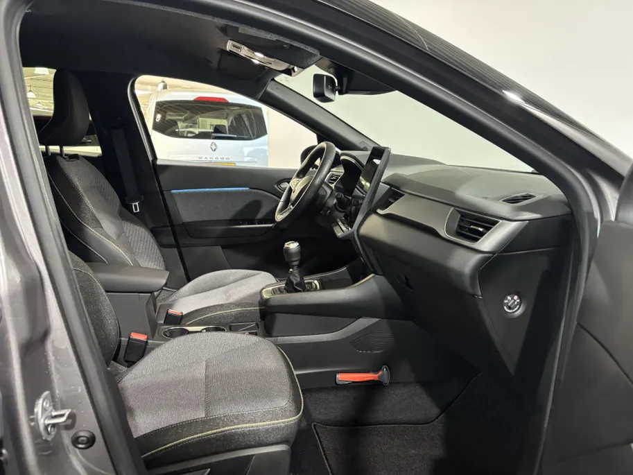 Renault Captur 90PK TCe Techno | Pack Winter | Navi | Climate Control | Camera | Parkeersensoren | Apple CarPlay/Android Auto | Lichtmetalen Velgen | Full LED | Armsteun | Digital Cockpit |